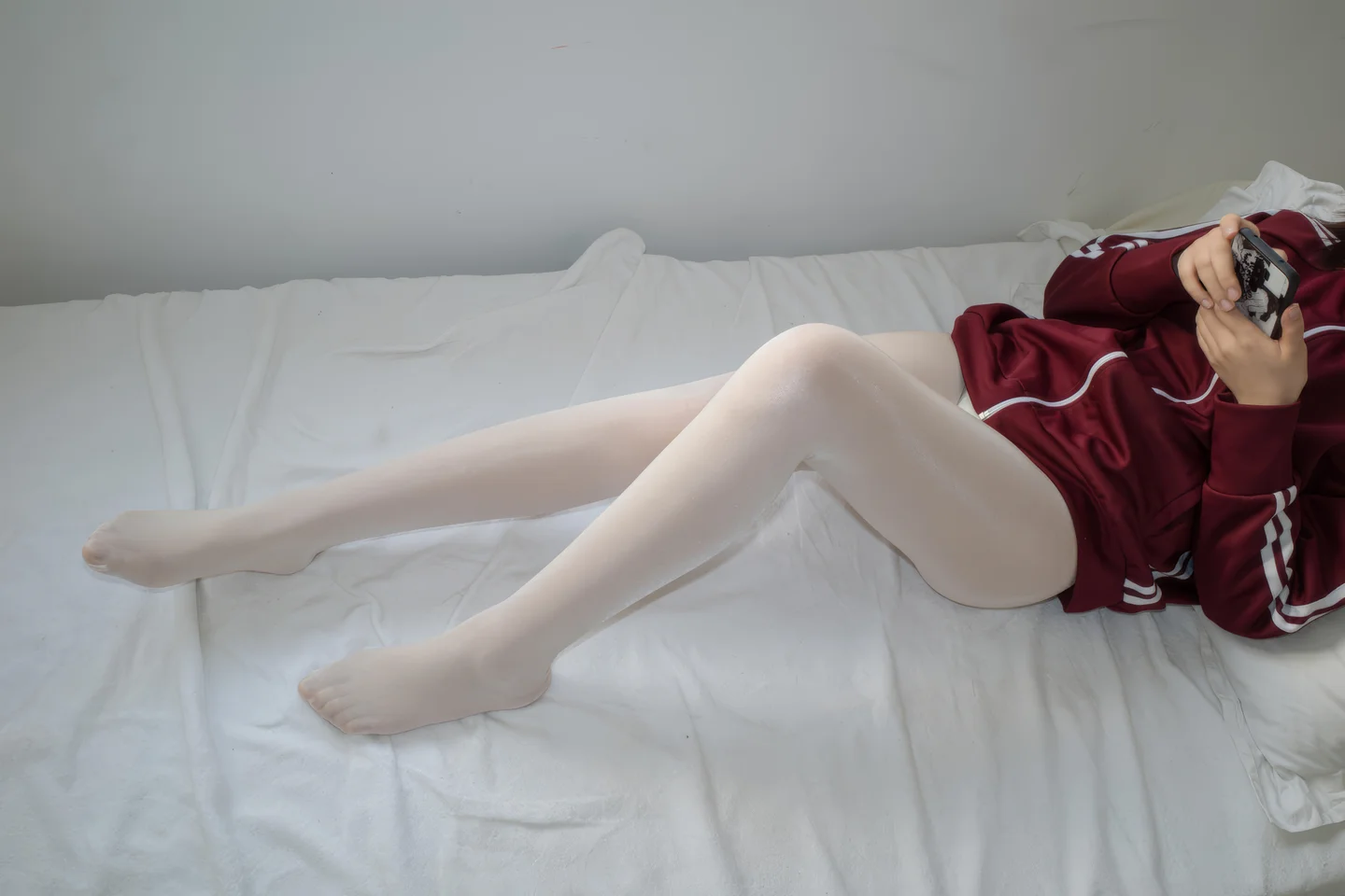 森萝财团_小夜_No_001_内部010_40D闪闪舍宾袜_79P_821MB tg@simisebaisi 【丝足阁】023.webp